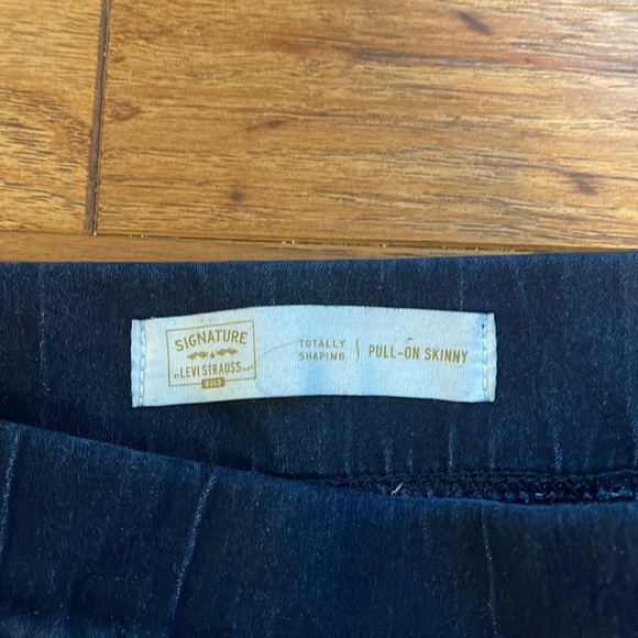 Jeans - Picture 2 of 4